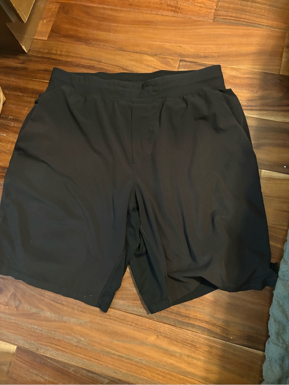 Lululemon Men’s Black Athletic Training Shorts 9” Size XL (1112)